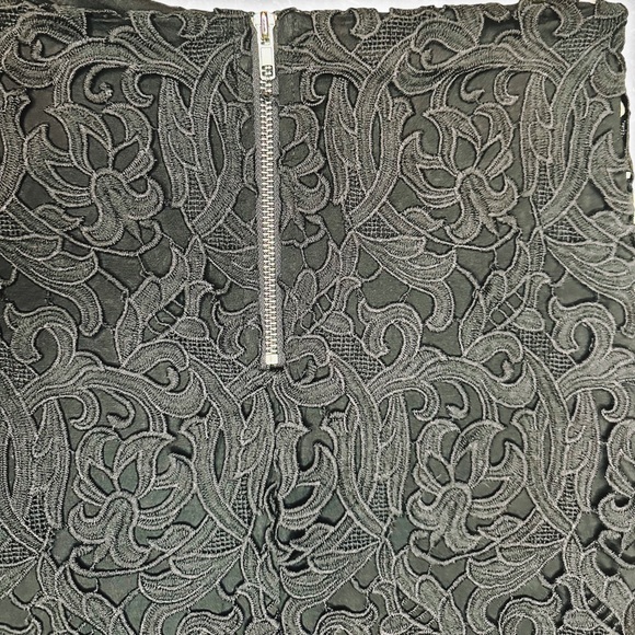 DailyLook Black ‘Venetian’ Lace Midi Skirt Size Small ASO Eva Longoria - Picture 14 of 16